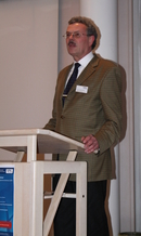 Prof. Dr. Ulrich Schweier, Dekan der Fakultät für Sprach- und Literaturwissenschaften